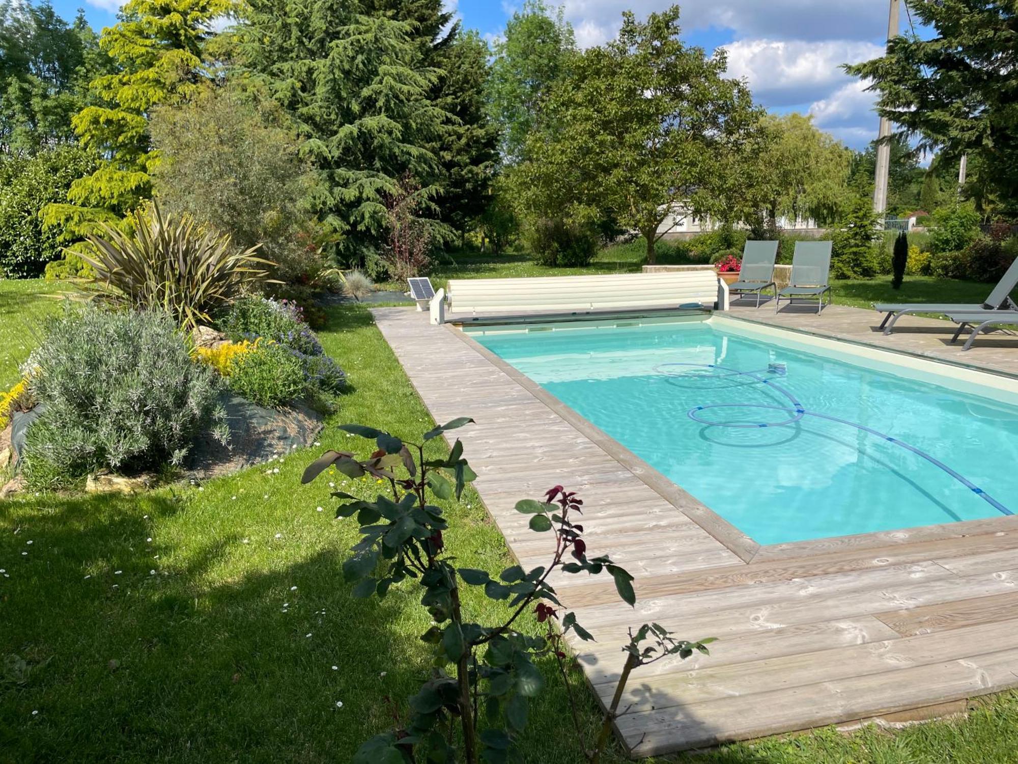 Chambres D Hotes Avec Piscine Et Spa La Foliere Saumur Villebernier Exterior photo